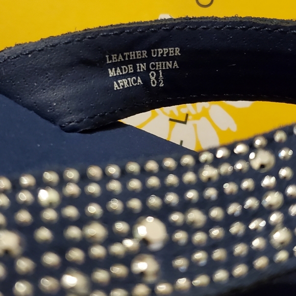 Yellow Box Africa Flip Flops - Picture 7 of 7